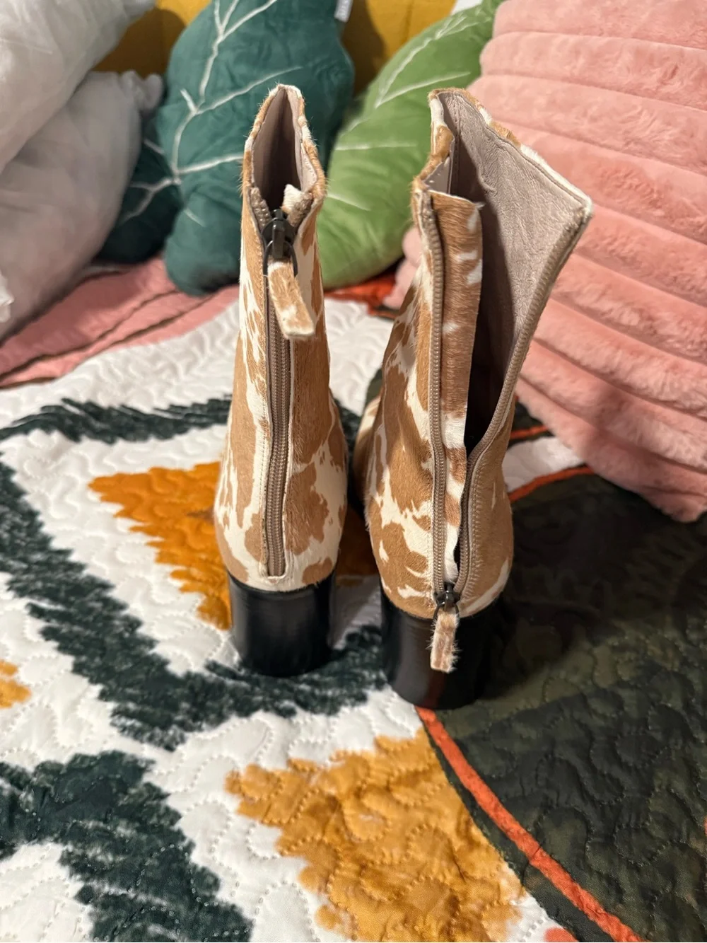 Intentionally Blank Cow Print Tan & White Ankle Boots size 11